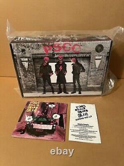 Mezco One12 Collective Pink Skulls Chaos Club'Gig From Hell' Deluxe Boxed Set