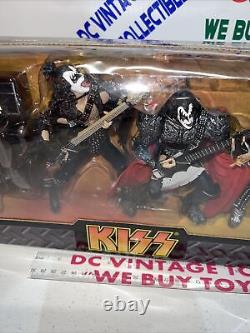 NEW 2005 McFarlane Toys The Demon KISS Gene Simmons 3-Pack Super Stage Figures