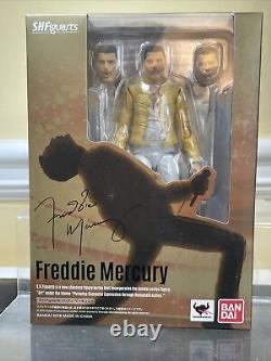 Queen Freddie Mercury S. H. Figuarts Action Figure Bandai Tamashii Nations 2016